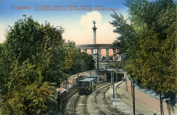 Gesamtansicht der Tunnelrampe, das dritte Gleis rechts gehörte zur Station Állatkert und diente als Ausziehgleis für ins Depot ein- und ausrückende Züge